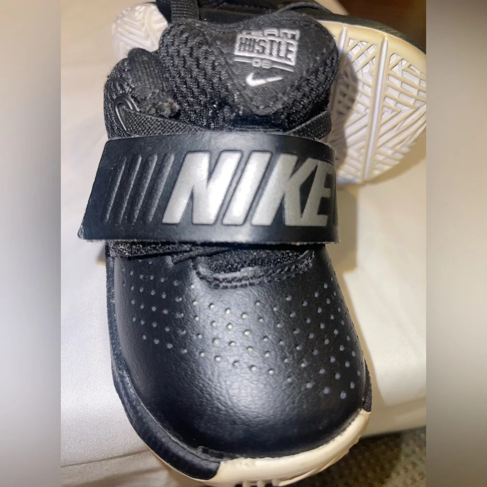Nike 4C unisex black baby shoe Velcro